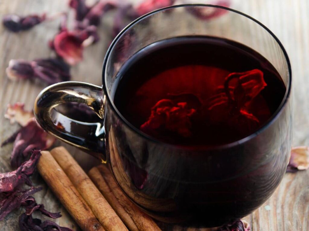 Chá de Hibisco com Canela